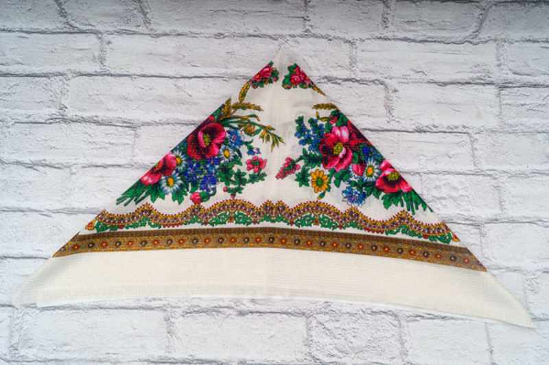 Платок Shawls (76*76) P169 white люрикс (деми)