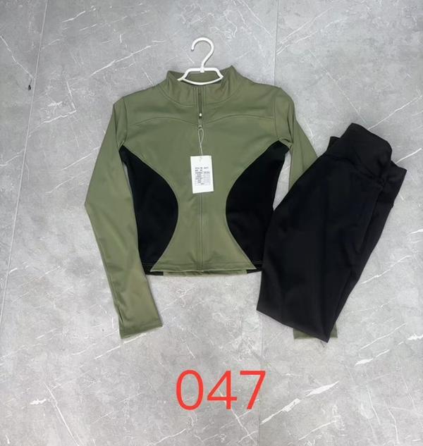 Костюм спорт NewJeans (S-2XL) 047 khaki (деми)