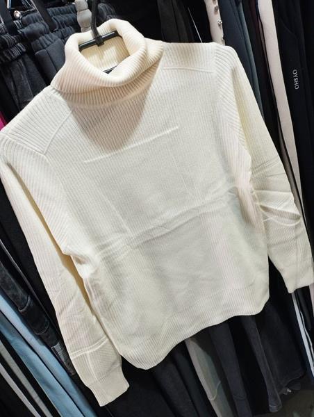 Свитер Lora (42-46) LR800 l.beige (зима)