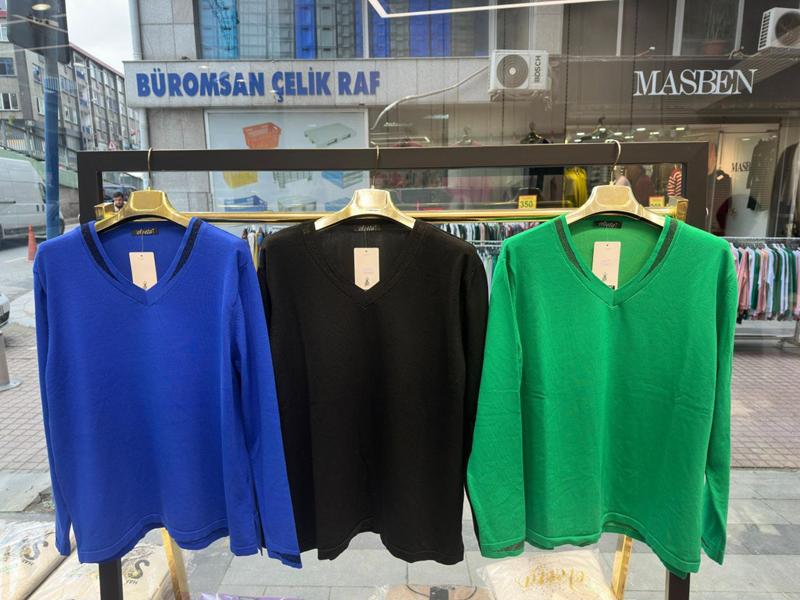 Свитер Julia (52-54) JL843 black (деми)