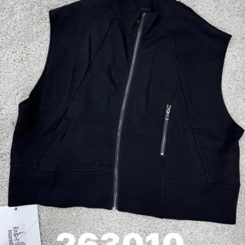 Жилетка DIVO (one size) 263010 black (деми) DIVO 263010 black