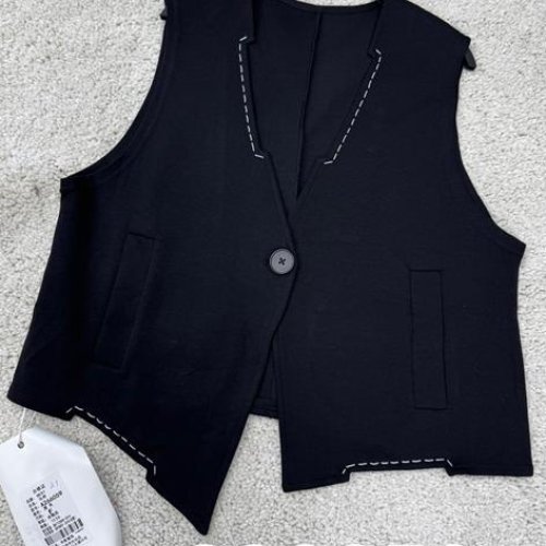 Жилетка DIVO (one size) 266259 black (деми) DIVO 266259 black