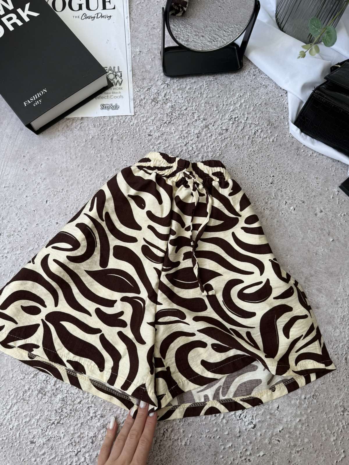 Шорты Sofi Cor (42-48) 9059-1 black-beige (лето)