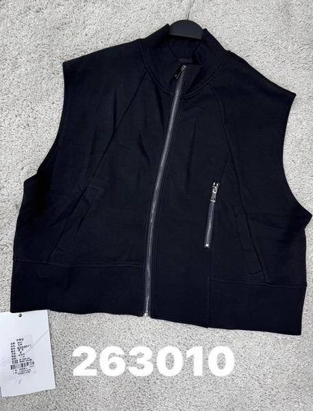 Жилетка DIVO (one size) 263010 black (деми)