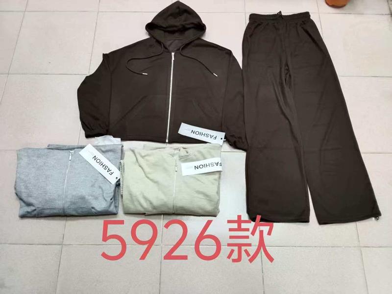 Костюм спорт DIVO (M-L) 5926 brown (деми)