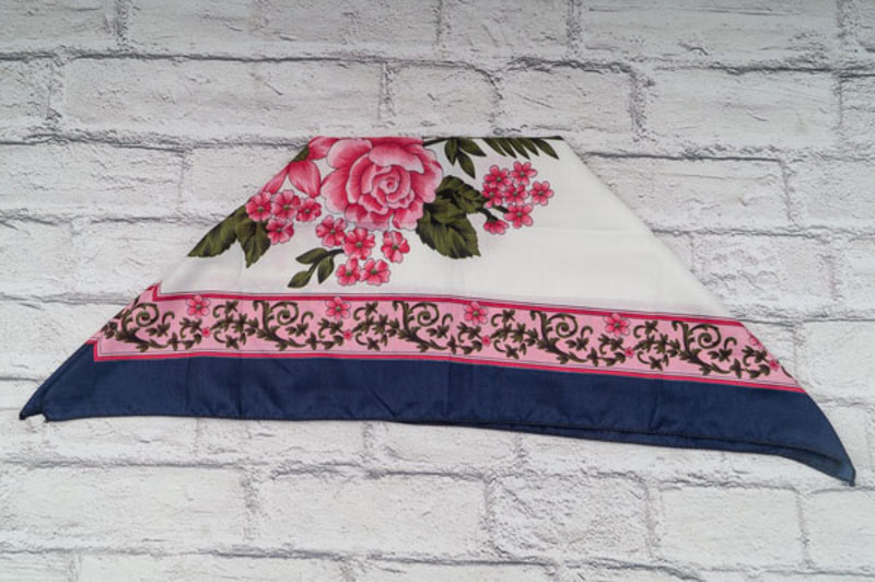 Платок Shawls (82*82) P142 navy (деми)