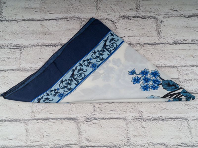 Платок Shawls (82*82) P143 navy (деми)