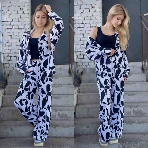 Костюм Karolina (34-42) KR106 white (деми) Karolina KR106 white