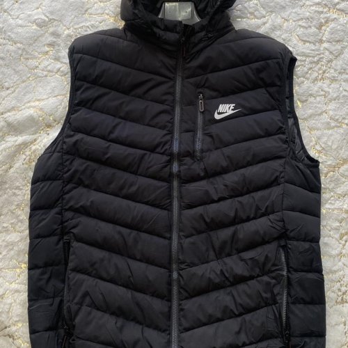 Жилетка LeHung (48-56) 16 black (деми) LeHung 16 black