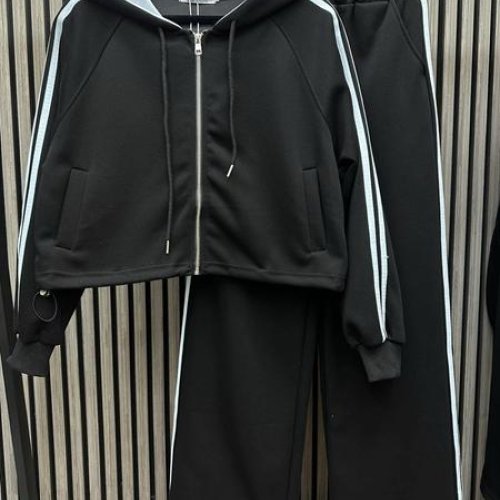 Костюм спорт Nefertiti (S-L) NF131 black (деми) Nefertiti NF131 black