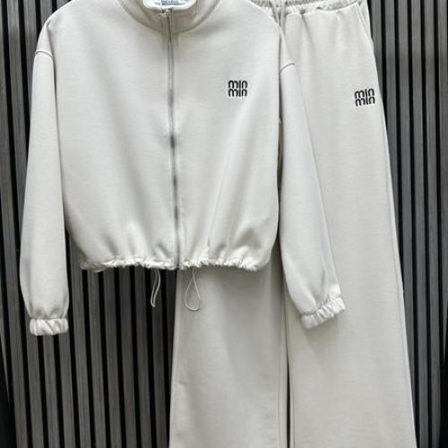 Костюм спорт Nefertiti (S-L) NF132 white (деми) Nefertiti NF132 white