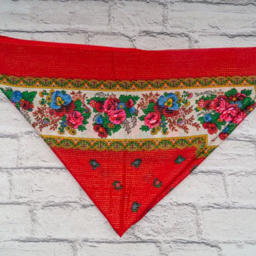 Платок Shawls (76*76) P167 red люрикс (деми) Shawls P167 red люрикс