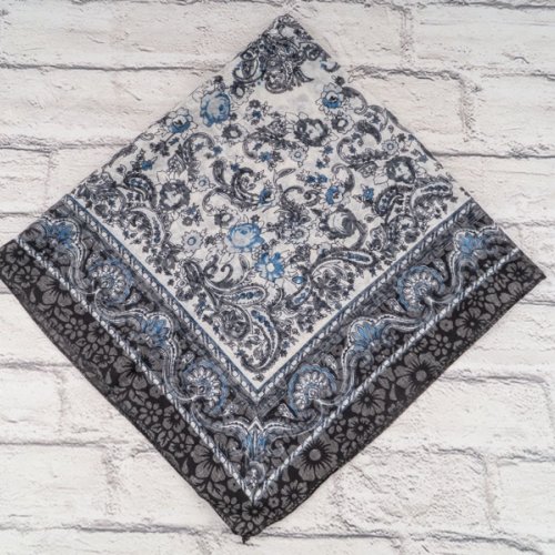 Платок Shawls (72*72) P205 grey (деми) Shawls P205 grey