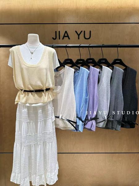 Жилетка DIVO (one size) DV562 white (лето)